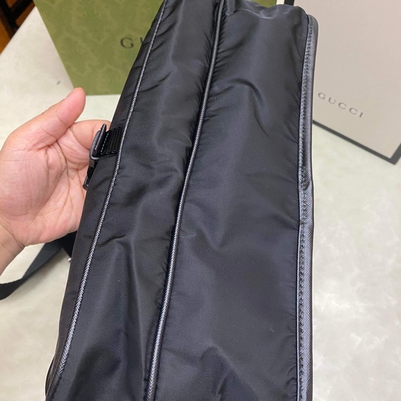 ❌❌SOLD❌❌🎀PRADA messenger bag🎀 - Picture 7 of 14